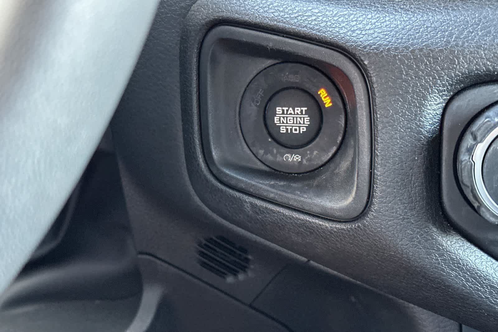 Used 2024 Jeep Wrangler Unlimited AWD/4WD image 22