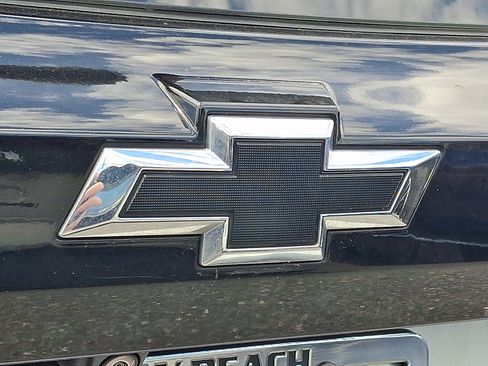 Used 2023 Chevrolet Bolt LT w/ Infotainment Package FWD image 9
