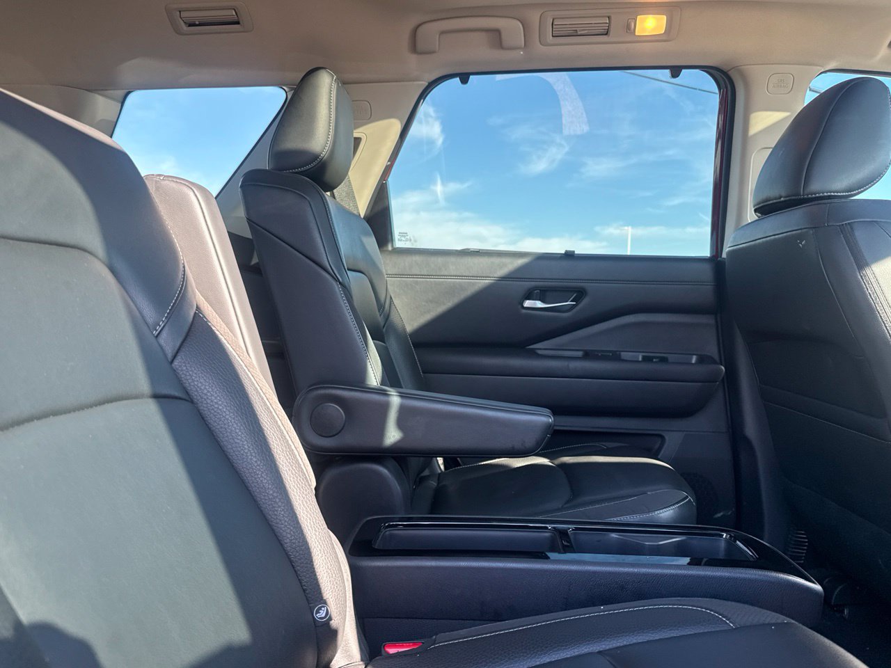 Certified 2024 Nissan Pathfinder SL w/ SL Premium Package FWD image 36