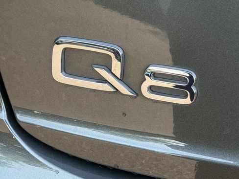 Used 2022 Audi Q8 Premium w/ Convenience Package AWD/4WD image 28
