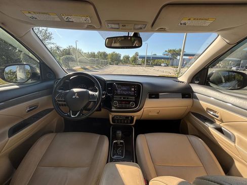 Used 2019 Mitsubishi Outlander SE image 9