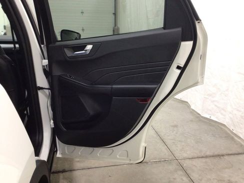 Used 2024 Ford Escape Platinum image 27