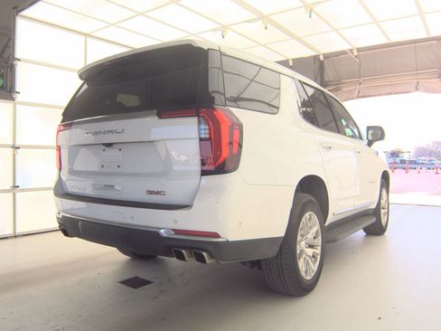 Used 2025 GMC Yukon Denali image 4