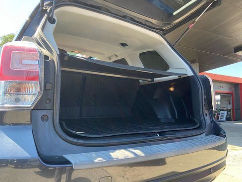 Used 2018 Subaru Forester 2.5i Touring AWD/4WD image 25