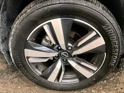 Used 2023 Nissan Rogue Platinum image 8