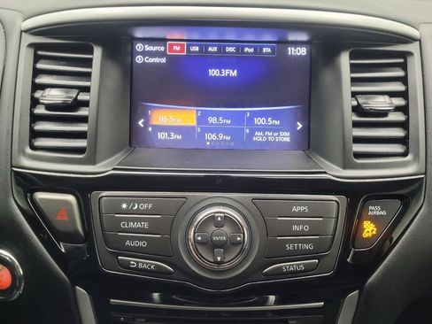 Used 2019 Nissan Pathfinder S image 25