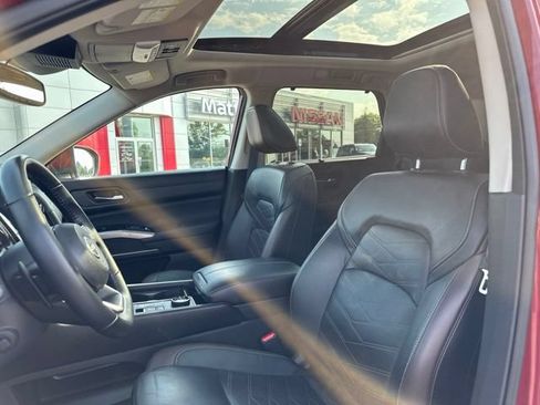 Certified 2022 Nissan Pathfinder Platinum w/ Cargo Package AWD/4WD image 12