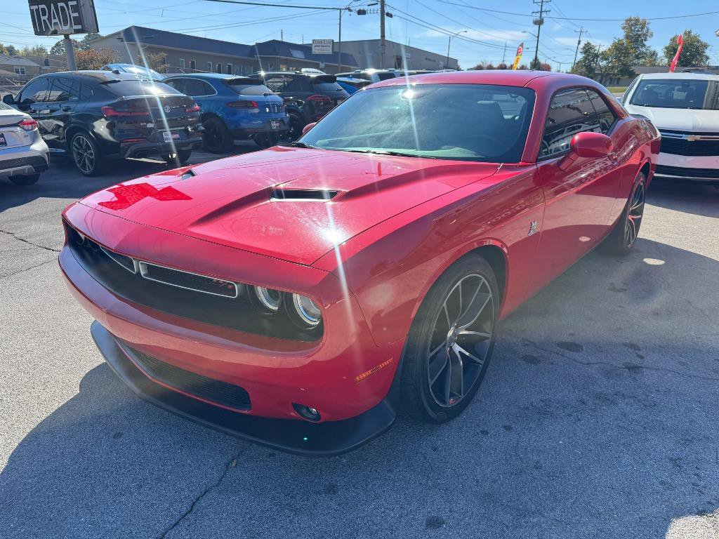 Used 2015 Dodge Challenger R/T Scat Pack w/ Leather Interior Group RWD image 3