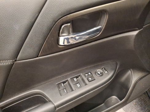 Used 2015 Honda Accord EX image 13