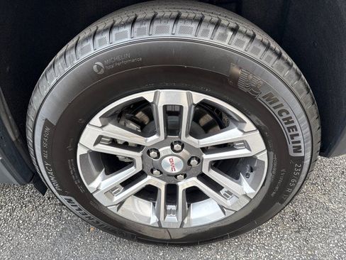 Used 2025 GMC Terrain Elevation AWD/4WD image 11