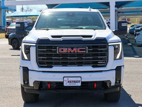 Used 2025 GMC Sierra 2500 AT4 AWD/4WD image 2