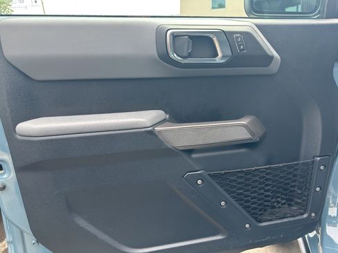 Used 2022 Ford Bronco Black Diamond image 9