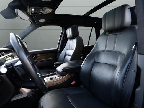 Used 2020 Land Rover Range Rover HSE image 12