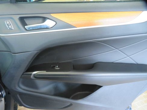 Used 2019 Lincoln MKC Reserve w/ MKC Climate Package image 32