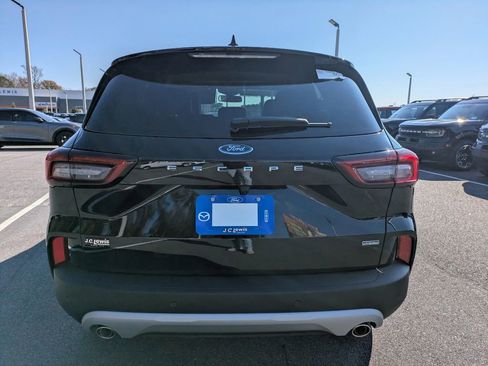 New 2026 Ford Escape SE w/ PHEV Premium Package image 5
