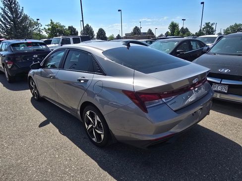 Used 2023 Hyundai Elantra SEL w/ Convenience Package FWD image 13