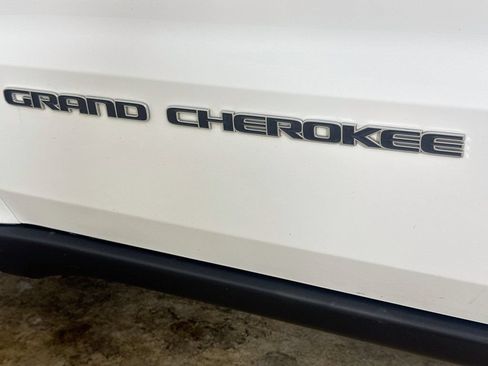 Used 2020 Jeep Grand Cherokee Limited w/ Luxury Group II AWD/4WD image 29