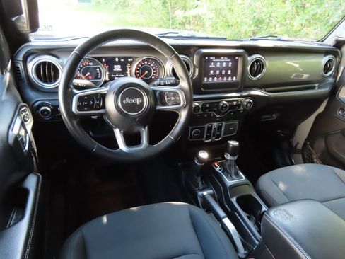 Certified 2018 Jeep Wrangler Unlimited Sahara AWD/4WD image 4