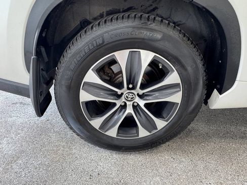 Used 2025 Toyota RAV4 XLE Premium w/ Weather Package AWD/4WD image 24