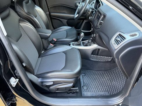 Used 2019 Jeep Compass Latitude w/ Popular Equipment Group AWD/4WD image 19