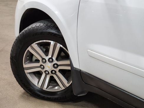Used 2017 Chevrolet Traverse LT FWD image 23