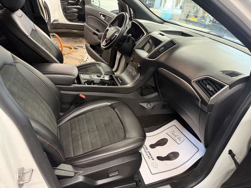 Used 2020 Ford Edge ST-Line w/ Cold Weather Package AWD/4WD image 29