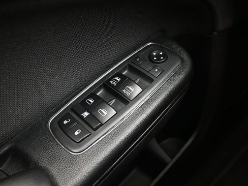 Used 2018 Dodge Charger SXT w/ Blacktop Package RWD image 25