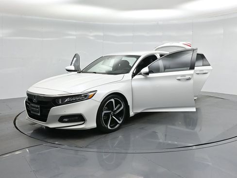 Used 2018 Honda Accord Sport image 26