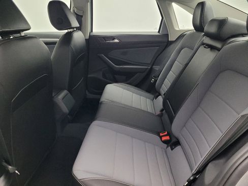 Used 2025 Volkswagen Jetta SE image 18