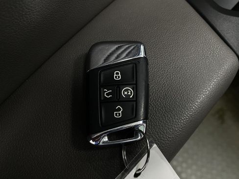 Used 2022 Volkswagen Atlas Cross Sport SE AWD/4WD image 29