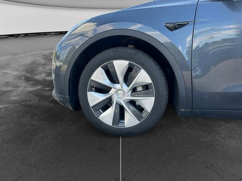Used 2021 Tesla Model Y Long Range AWD/4WD image 13