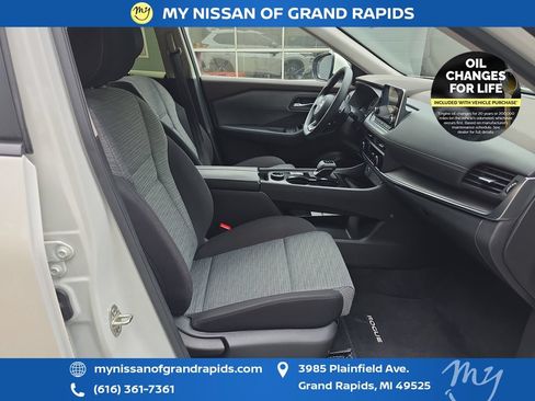 Used 2023 Nissan Rogue SV AWD/4WD image 24