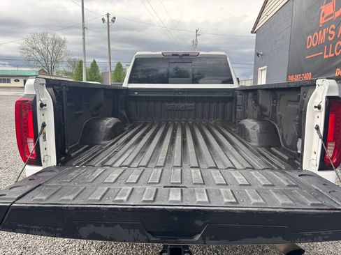 Used 2021 GMC Sierra 2500 SLT w/ SLT Preferred Package image 5