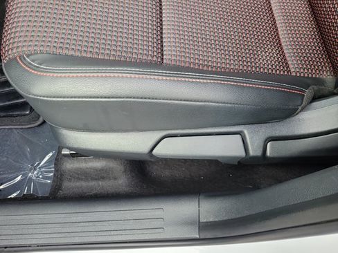 Used 2025 Nissan Kicks SR FWD image 20