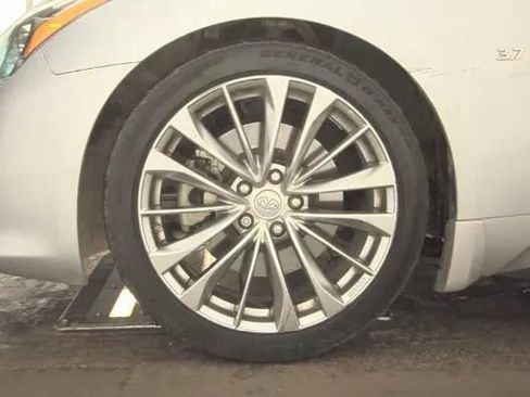 Used 2014 INFINITI Q60 Convertible 2D w/ Premium Package image 22