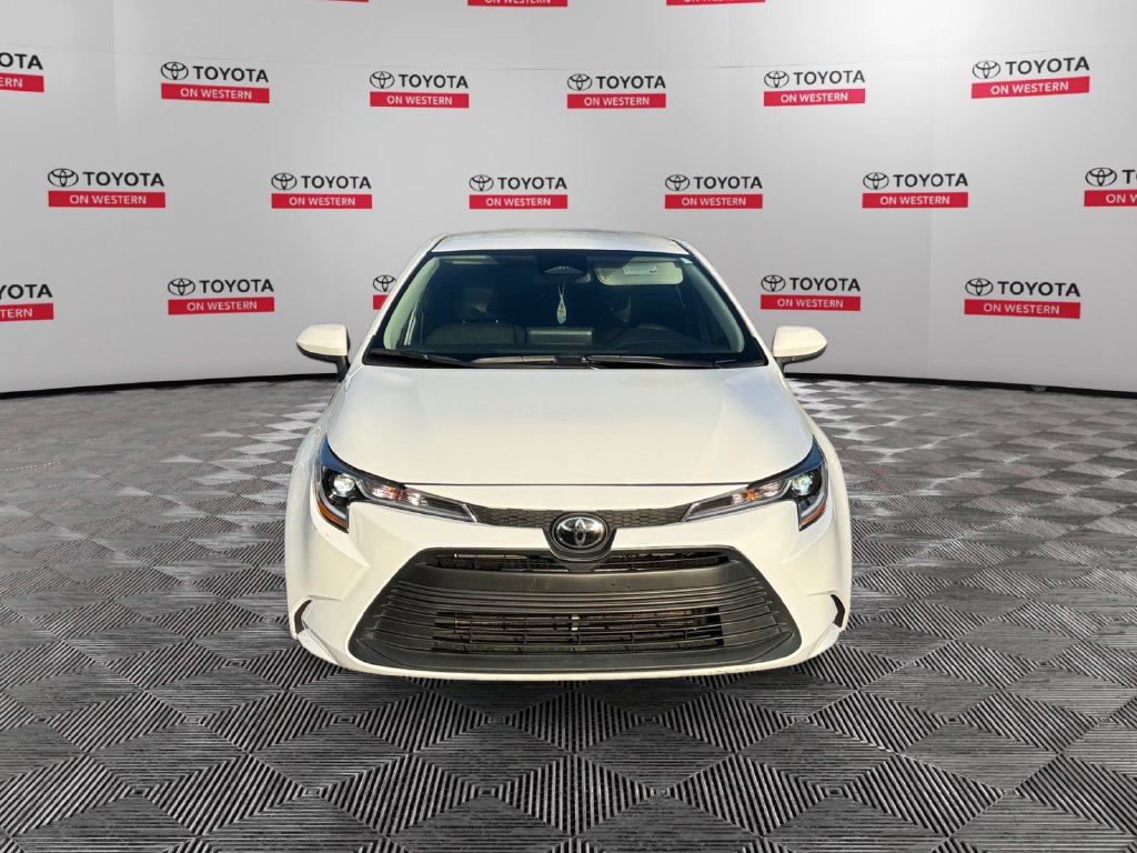 Used 2025 Toyota Corolla LE FWD image 2