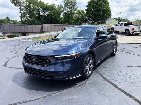 Used 2023 Honda Accord EX image 1