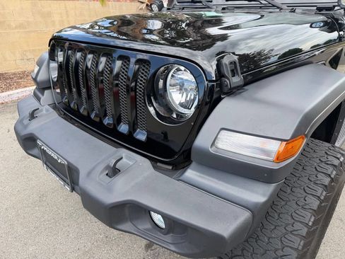Used 2023 Jeep Wrangler Unlimited Sport AWD/4WD image 5