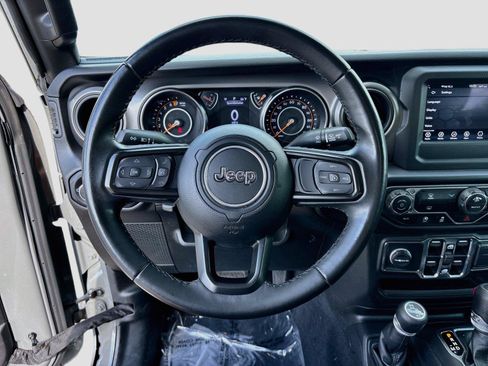 Used 2022 Jeep Gladiator Sport AWD/4WD image 11