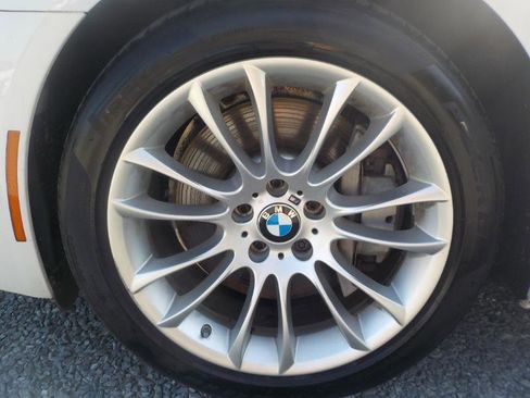 Used 2014 BMW 750i w/ Executive Package image 26