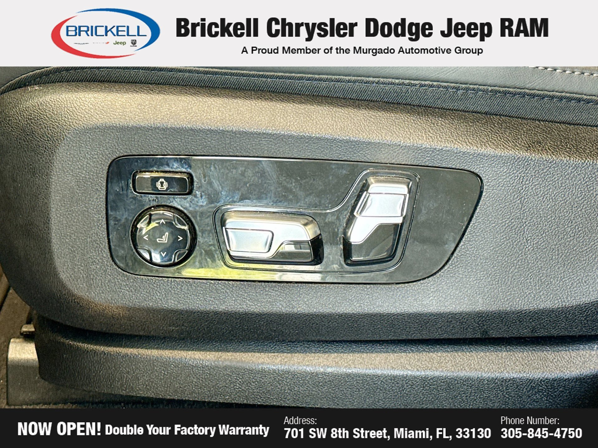 Used 2025 BMW X7 xDrive40i w/ M Sport Package AWD/4WD image 27