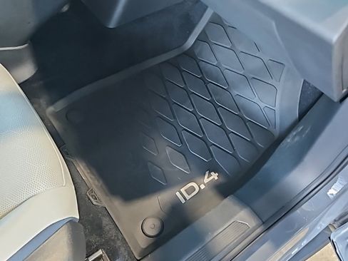 Used 2023 Volkswagen ID.4 Pro S image 14