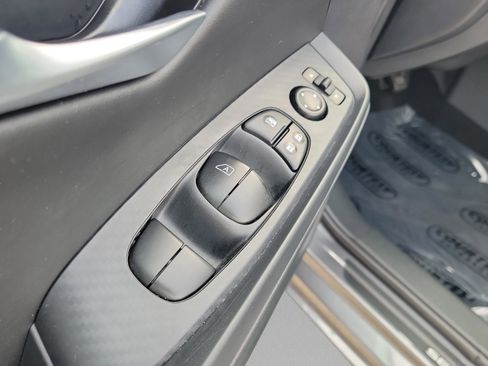 Used 2025 Nissan Sentra SV w/ All-Weather Package image 19