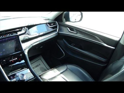 Used 2023 Jeep Grand Cherokee 4WD 4xe image 15