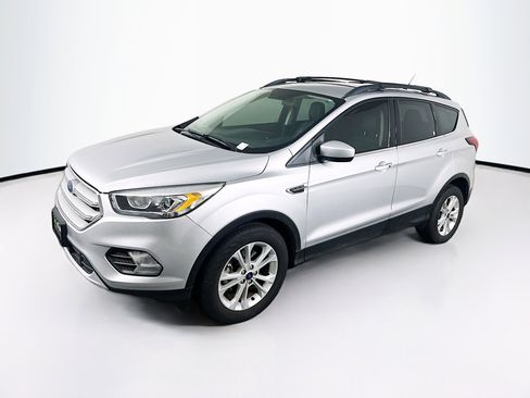 Used 2019 Ford Escape SEL image 3