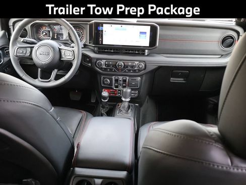 Used 2025 Jeep Wrangler Unlimited Rubicon AWD/4WD image 7