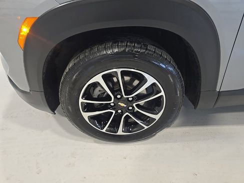 Used 2025 Chevrolet TrailBlazer LT image 4