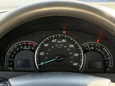 Used 2014 Toyota Camry LE image 14