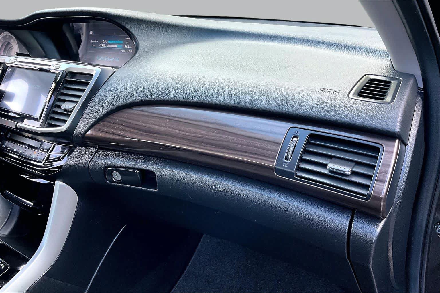 Used 2016 Honda Accord EX image 18