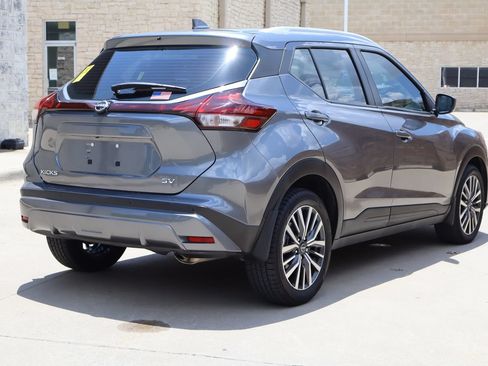 Used 2024 Nissan Kicks SV FWD image 3